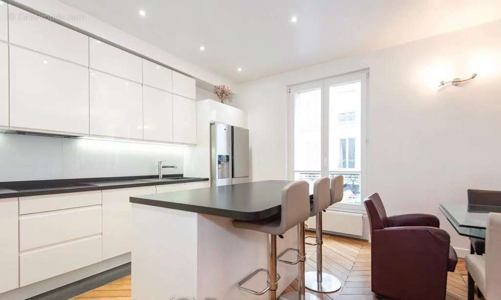 Appartement à NEUILLY-SUR-SEINE