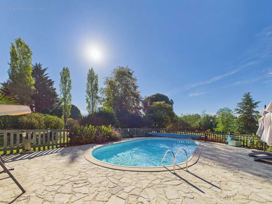 Maison à RAZAC-DE-SAUSSIGNAC