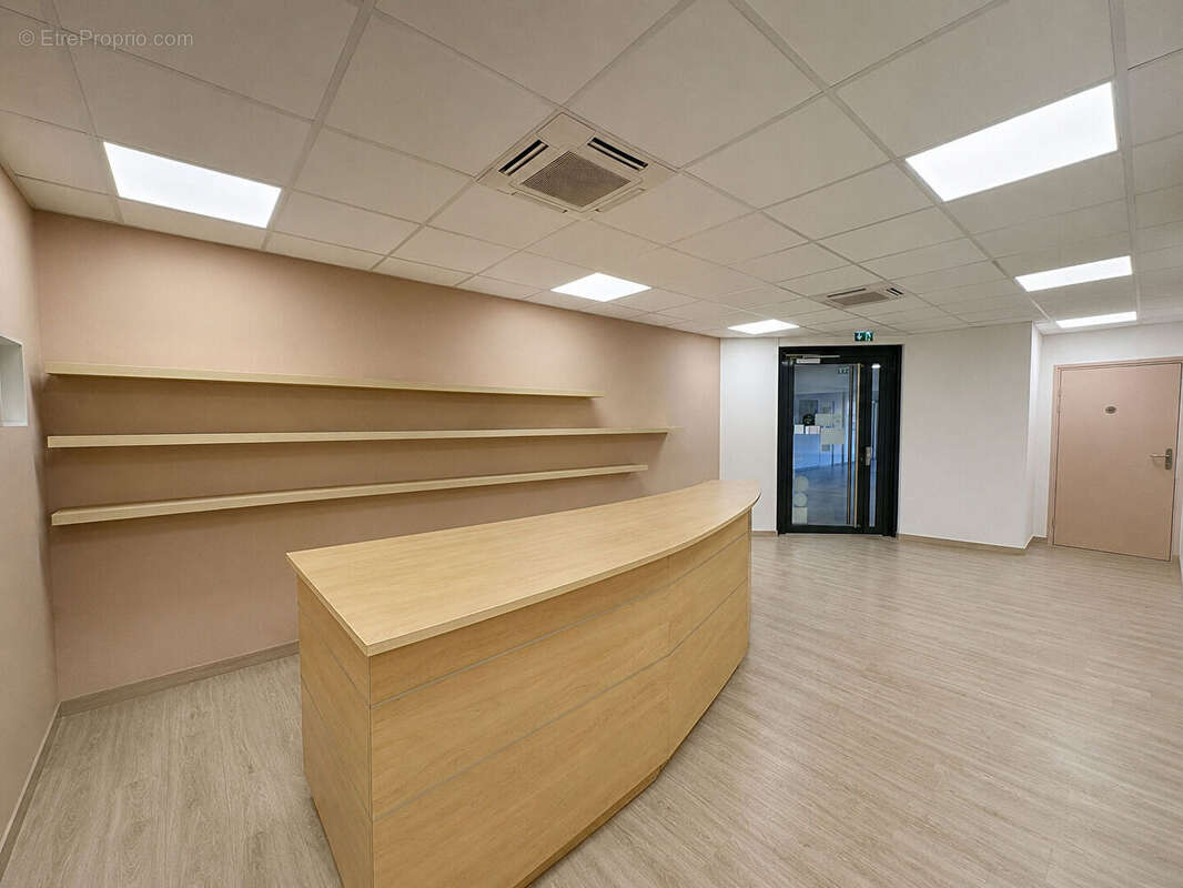 Local commercial Montbeliard 97.72 m2 - photo 2