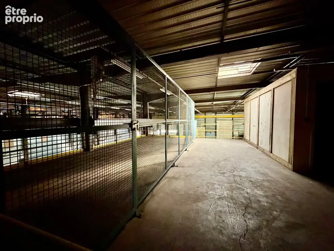 Vente ensemble immobilier industriel de 3 660 m2, sur terrain de 21 181 m2 LURE - photo 20