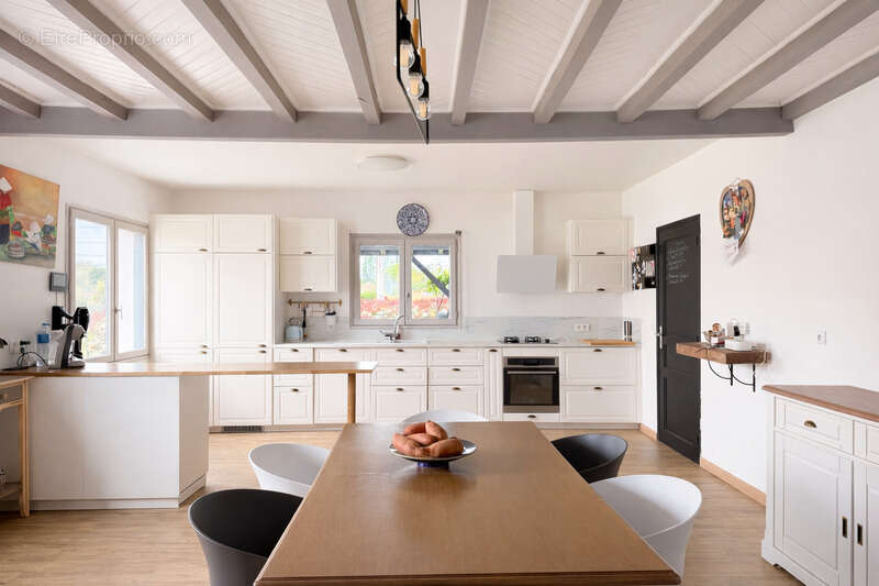  Maison familiale avec double logement – 240 m² – Terrain 1126 m² – Exclusivité - photo 3