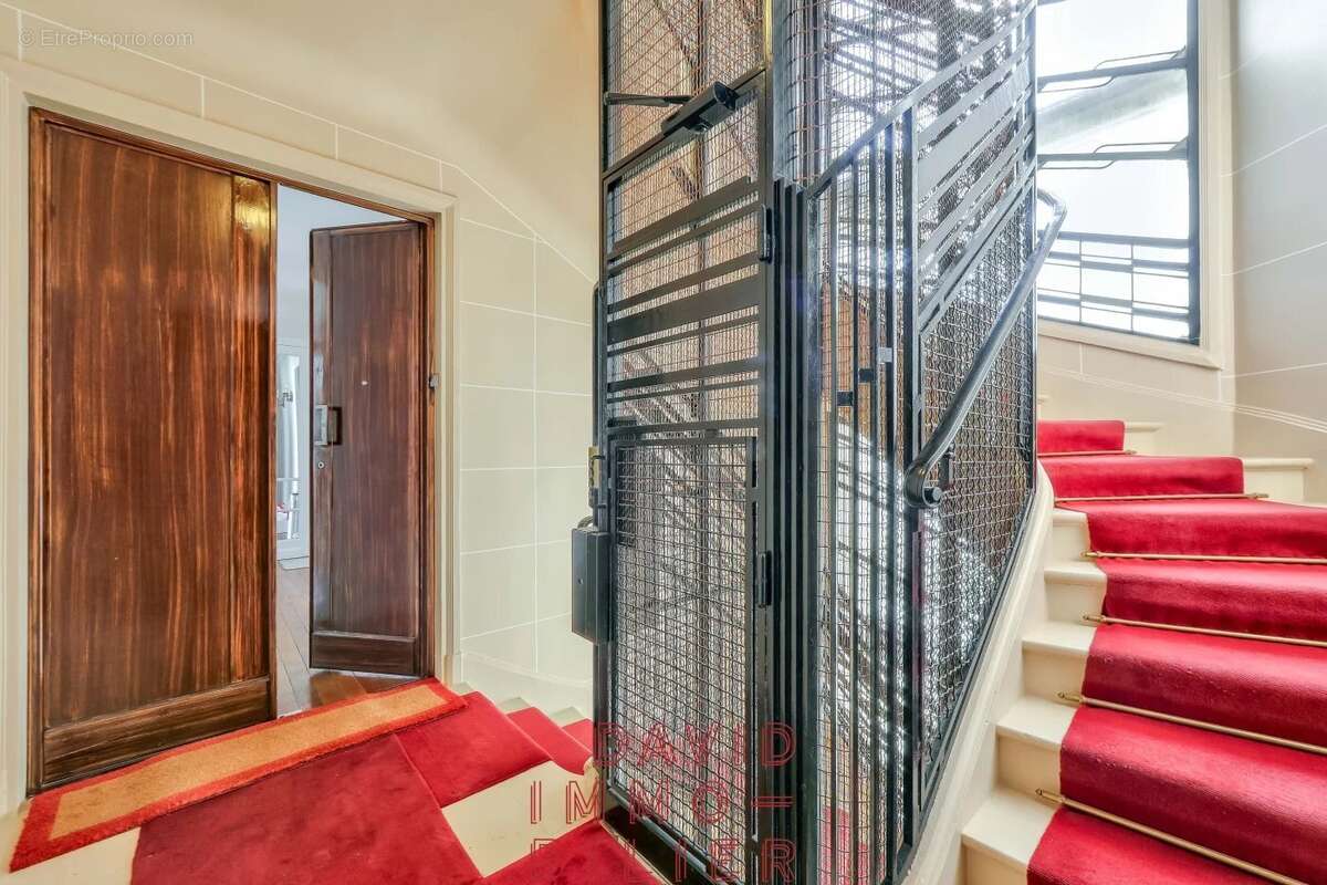 Appartement à PARIS-15E
