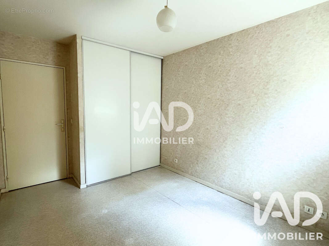 Photo 8 - Appartement à NEUVILLE-EN-FERRAIN