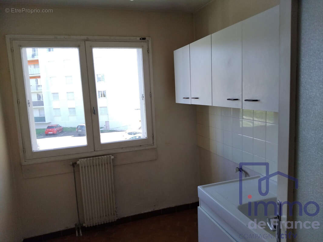 Appartement à BRIVES-CHARENSAC