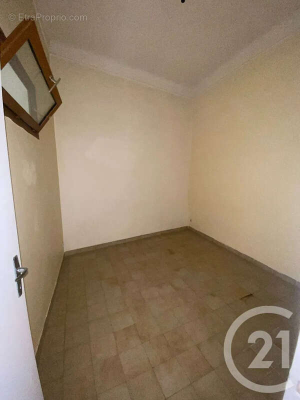 Appartement à MARSEILLE-4E