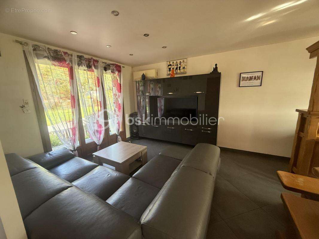 Maison à LES HAUTES-RIVIERES