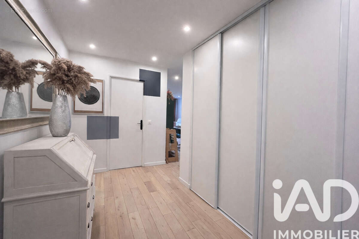 Photo 4 - Appartement à SURESNES