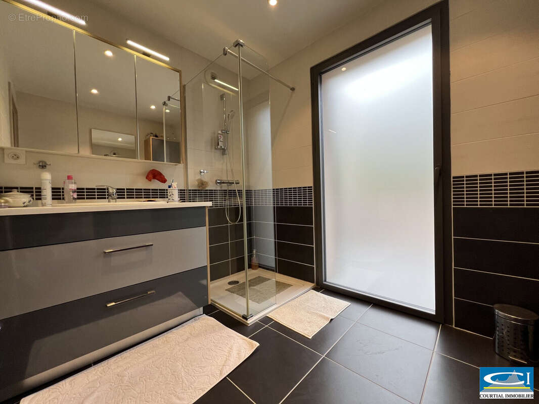 Appartement à TOURNON-SUR-RHONE