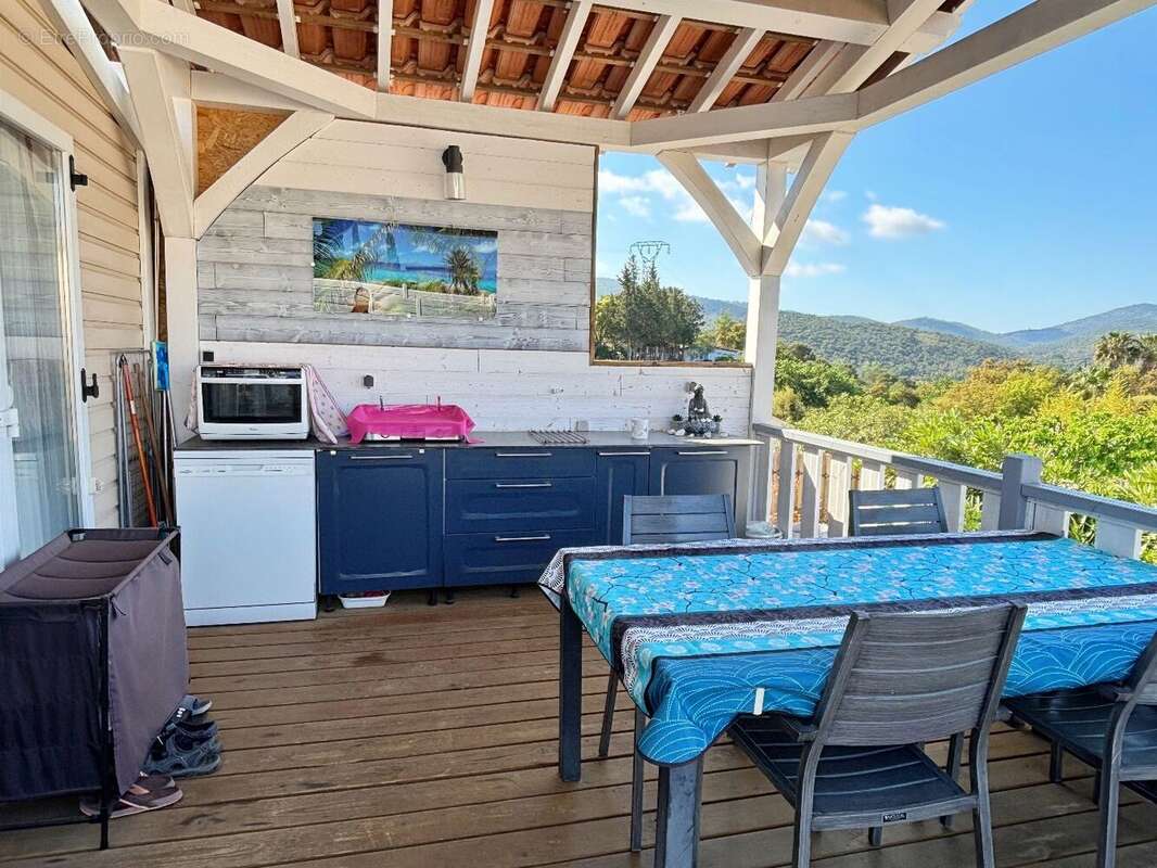 Maison à ROQUEBRUNE-SUR-ARGENS