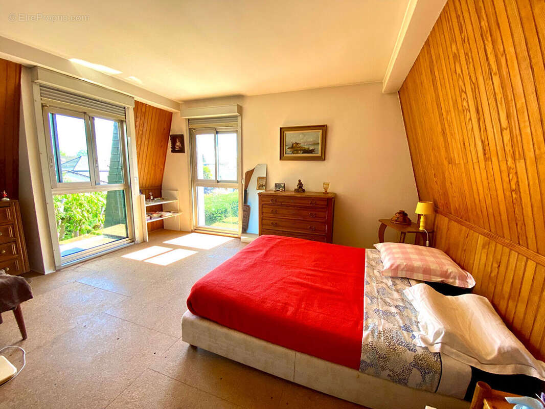 Maison à SARTROUVILLE