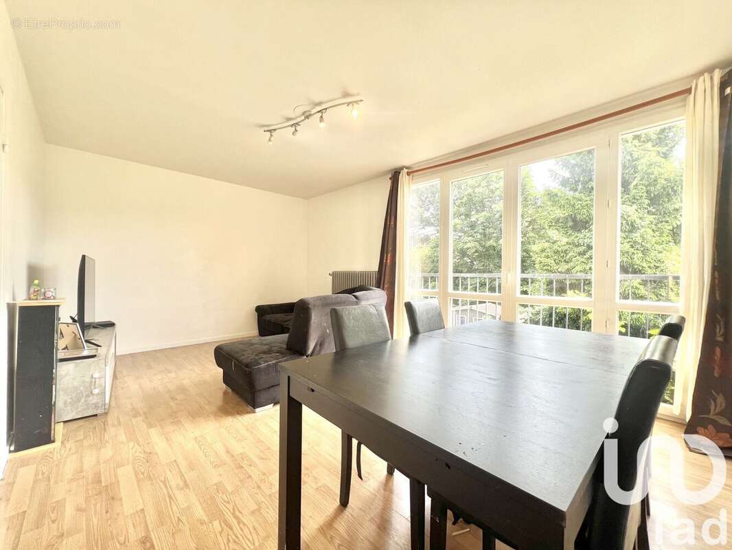 Photo 2 - Maison à PONTAULT-COMBAULT