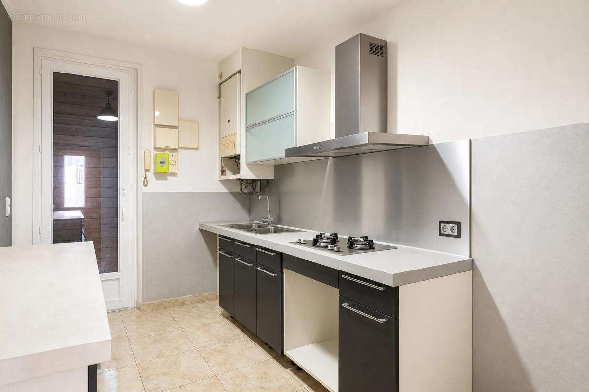 Appartement à MARSEILLE-16E