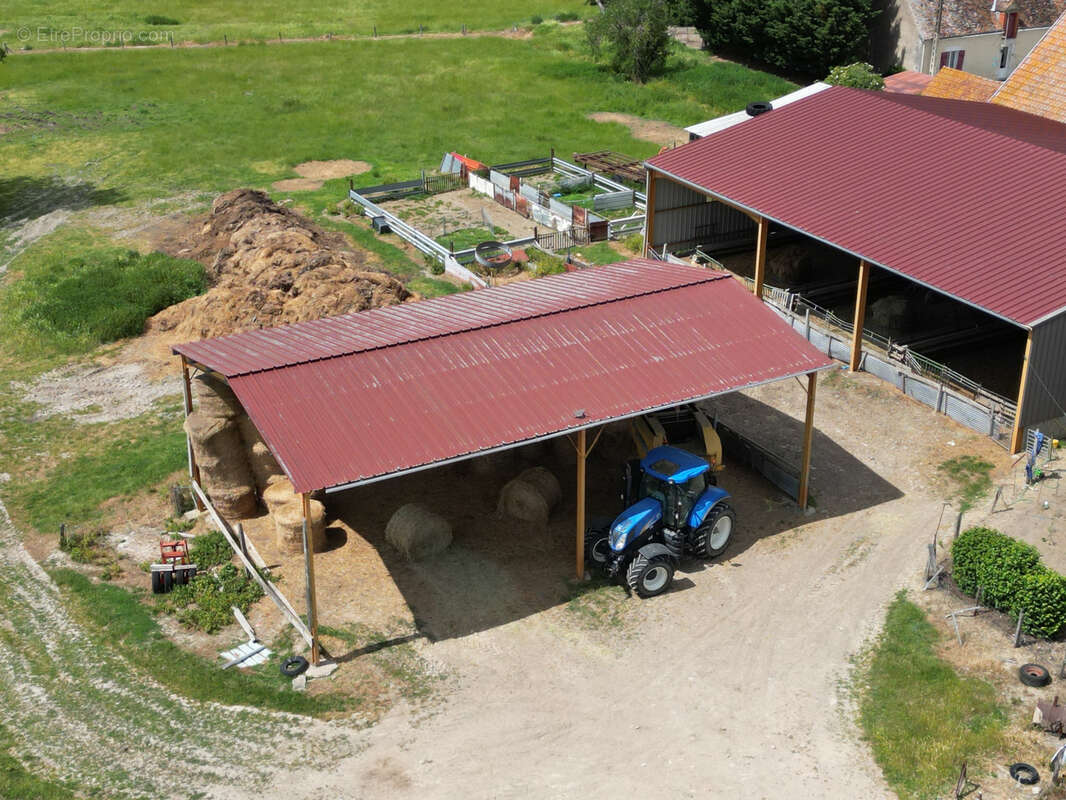Exploitation agricole de 100 ha avec gîte, bâtiments d'élevage et potentiel d'agrandissement - photo 3