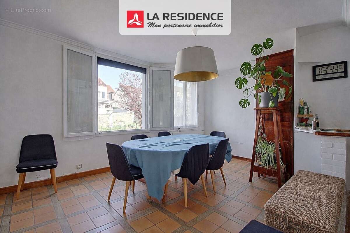 Maison à MORAINVILLIERS