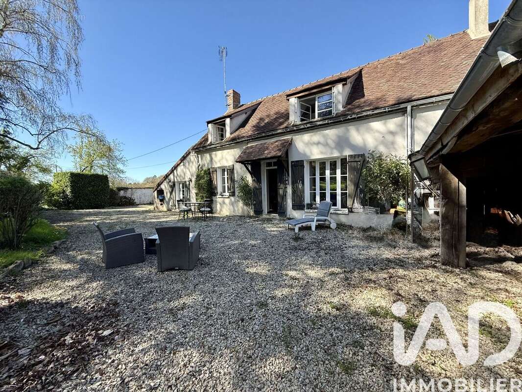 Maison 175 m² à Voisines  - photo 9