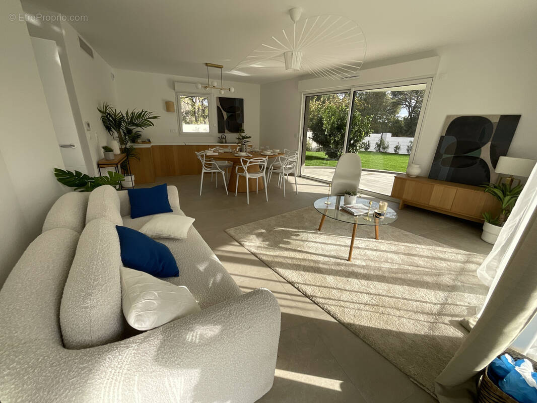 Appartement à VILLENEUVE-LOUBET
