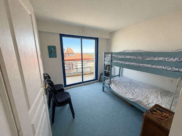 Rare FACE MER magnifique 4 pièces de 128 m2 avec vaste terrasse, 3 ch, 3sdb , garage et cave - photo 12