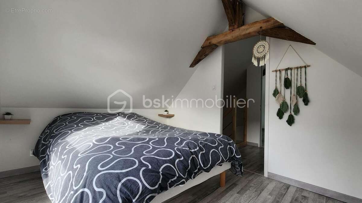 Commerce à SOULAIRE-ET-BOURG