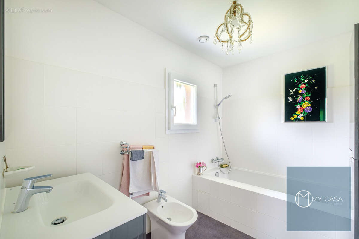 Maison à TASSIN-LA-DEMI-LUNE