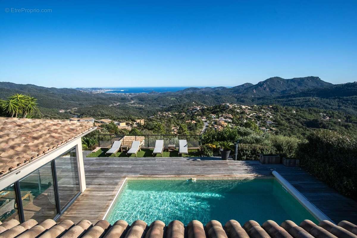 Maison à LES ADRETS-DE-L'ESTEREL