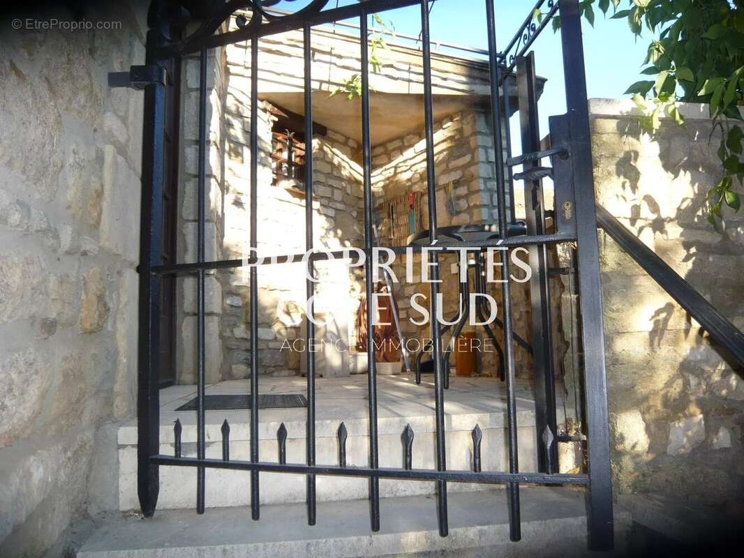 Maison à SAINT-PONS-LA-CALM