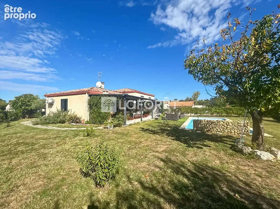 Maison à vendre à Moissac - 5 chambres avec piscine et garage - photo 3
