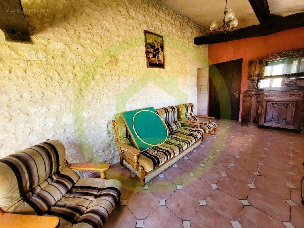 Maison à SAINT-BONNET-SUR-GIRONDE