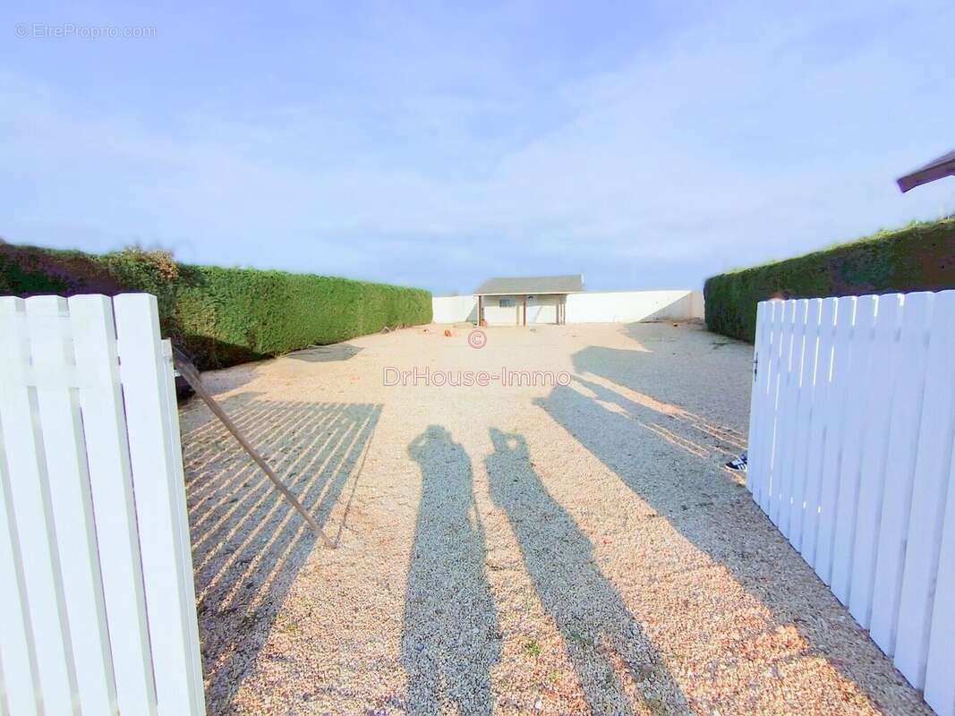 Terrain à MONTREUIL-BELLAY