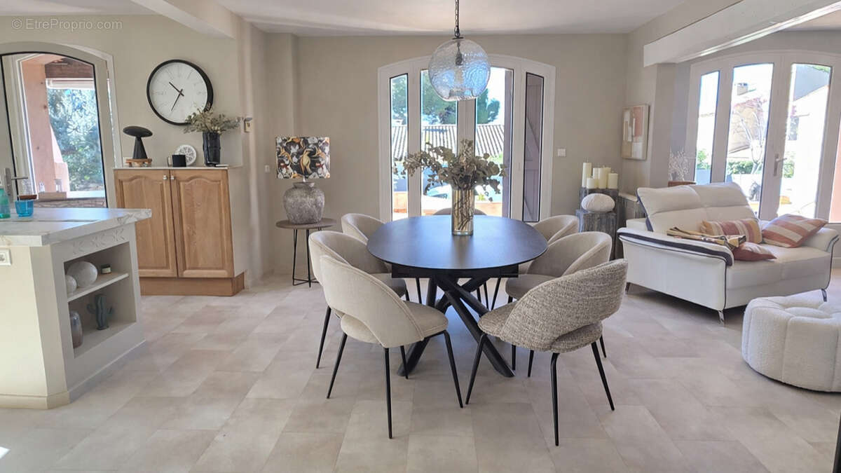 Maison à SIX-FOURS-LES-PLAGES