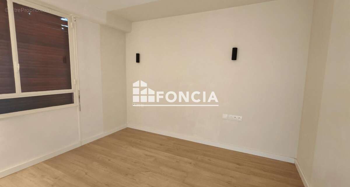 Appartement à MONTROUGE