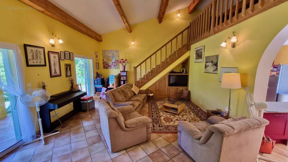 Maison lumineuse de 4 chambres avec grand jardin, piscine et vues dégagées près de Pézenas - photo 11