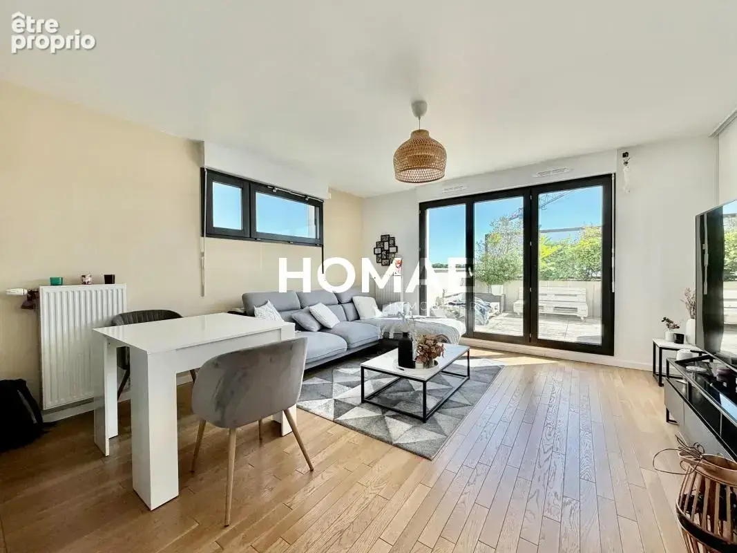 Saint-Cyr-l'École ZAC Renard - T3 traversant 65 m² avec terrasse 20 m², balcon et parking - photo 2