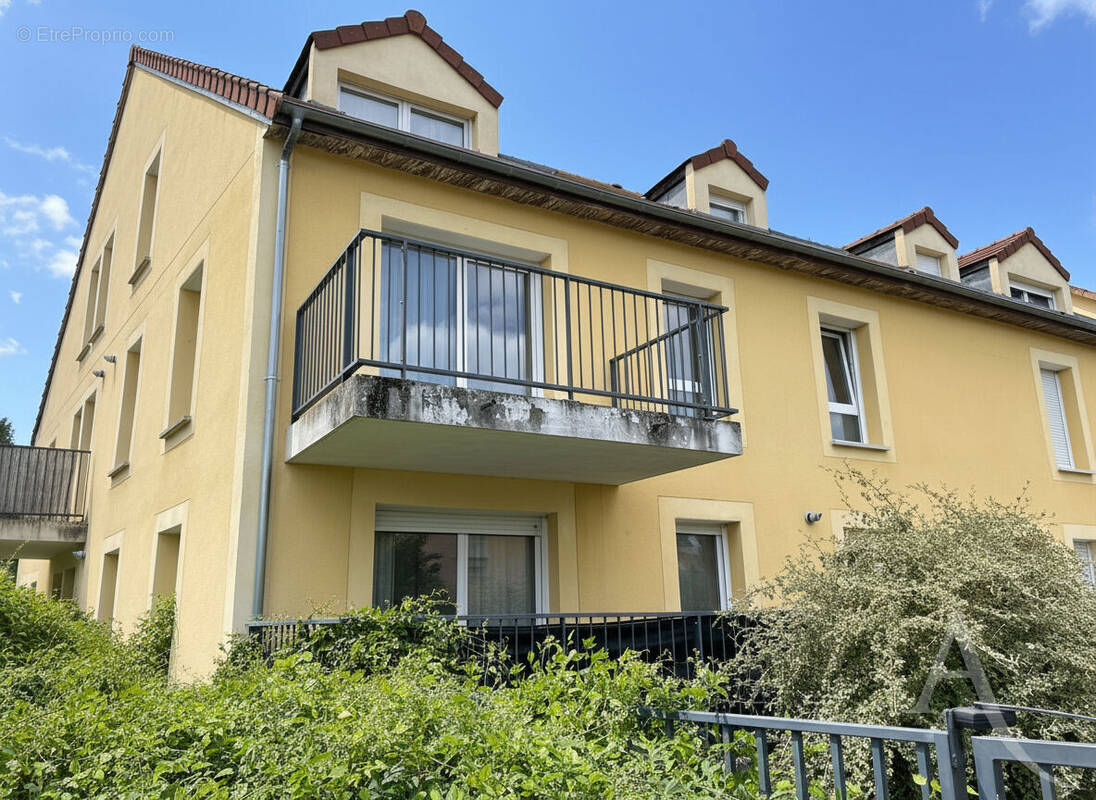 Appartement à FOLLAINVILLE-DENNEMONT