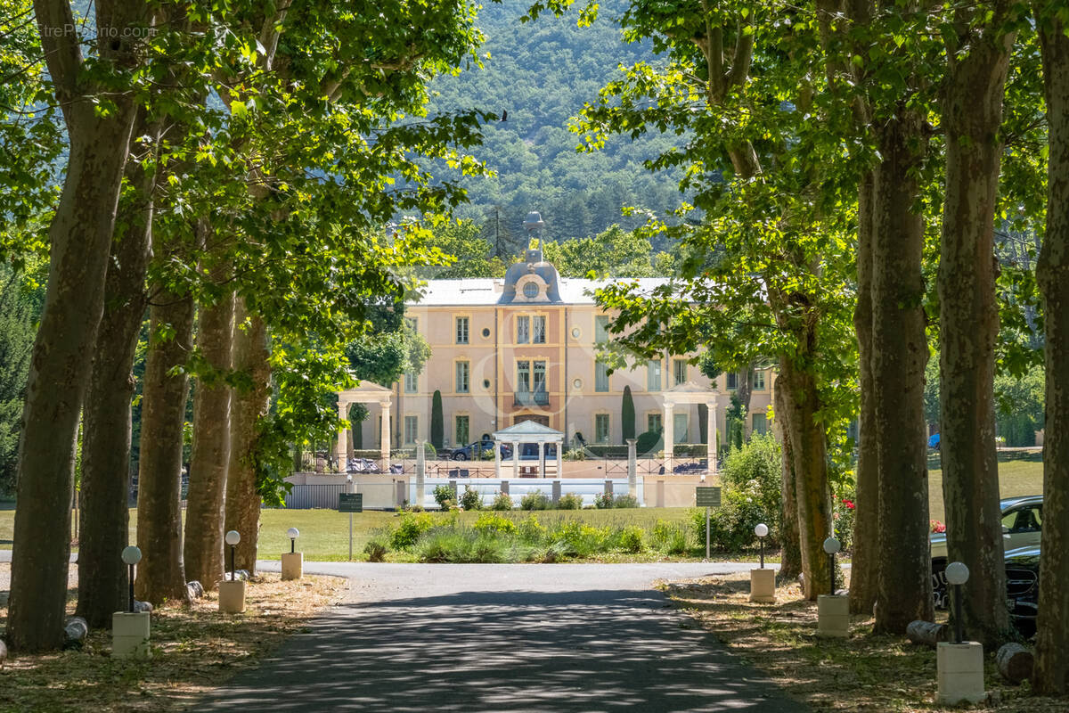Appartement à MONTBRUN-LES-BAINS