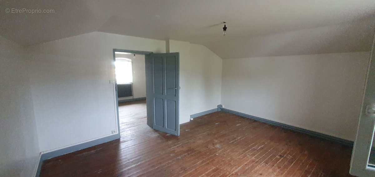 Maison à LAMOTHE-MONTRAVEL