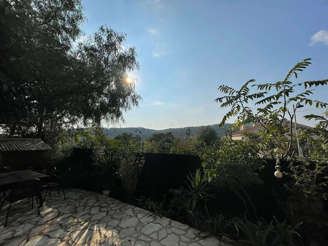 Appartement à LE CASTELLET