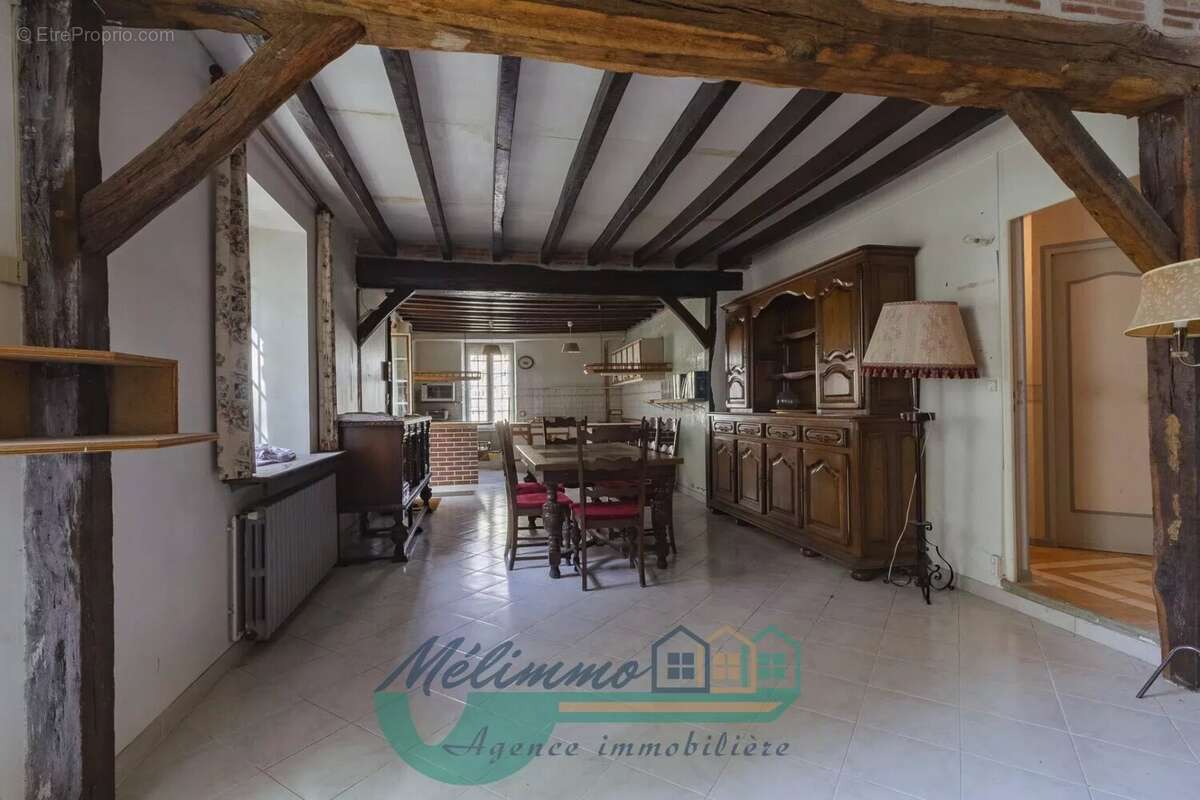 Maison 372 m² à Moutiers-En-Puisaye  - photo 9