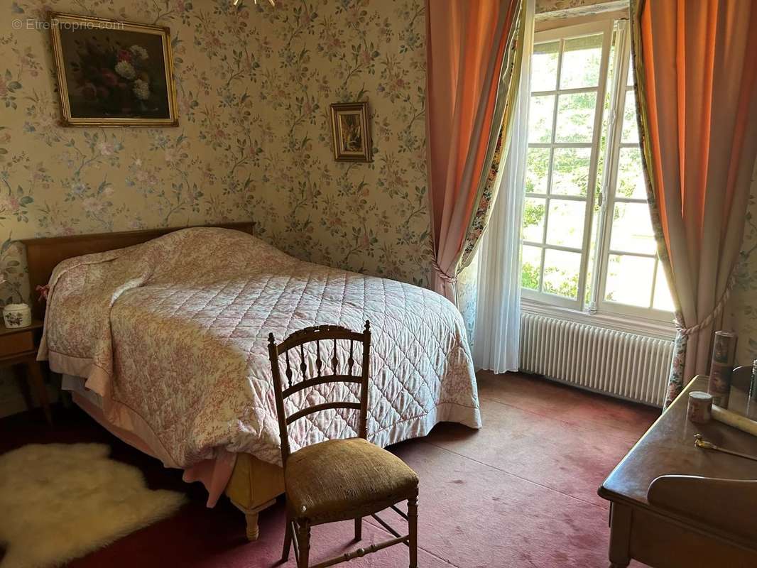 Terrain à CHENNEVIERES-SUR-MARNE