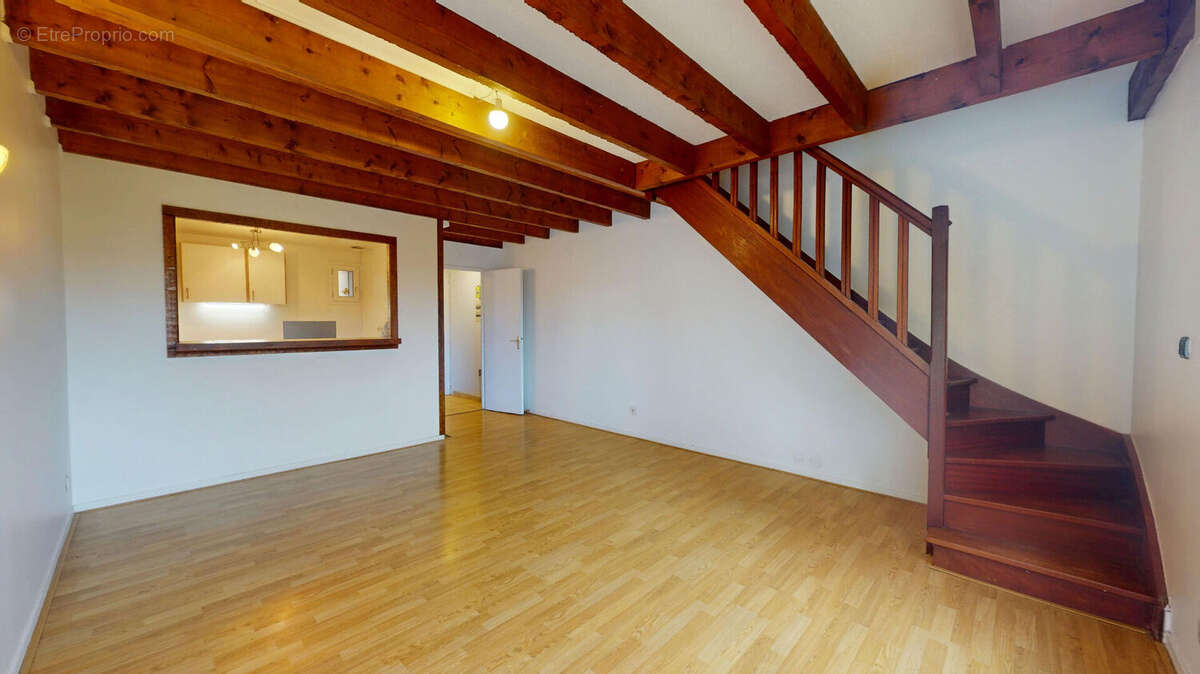 Appartement à LE PERRAY-EN-YVELINES