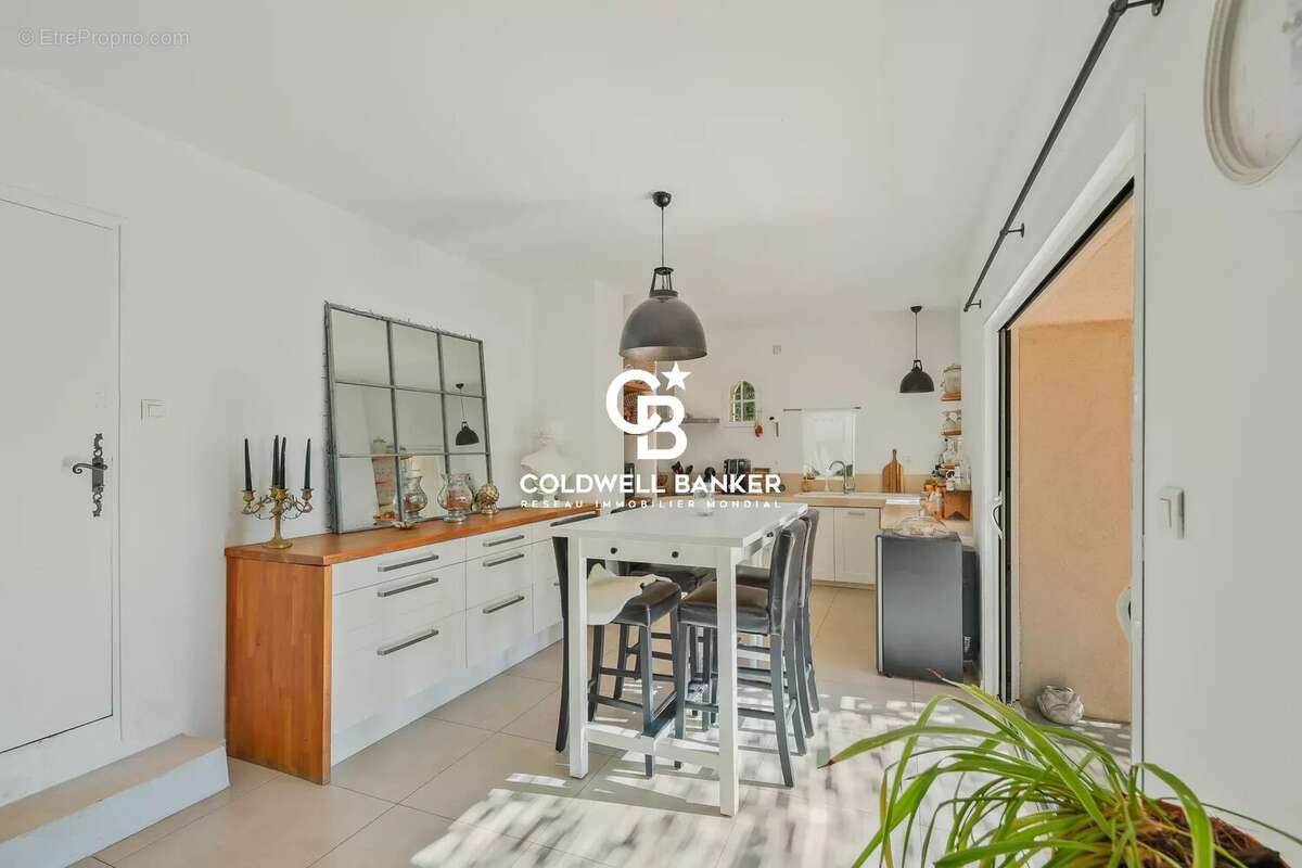 Maison à CARQUEIRANNE