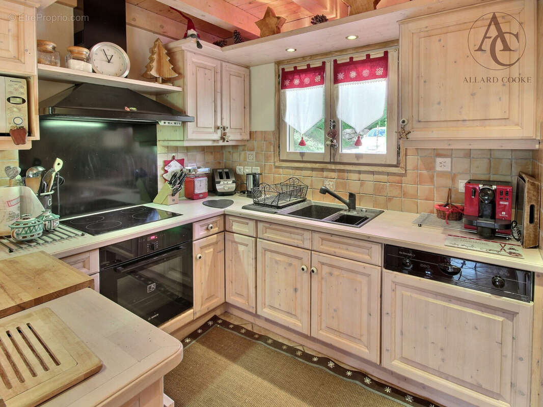 Maison à DEMI-QUARTIER