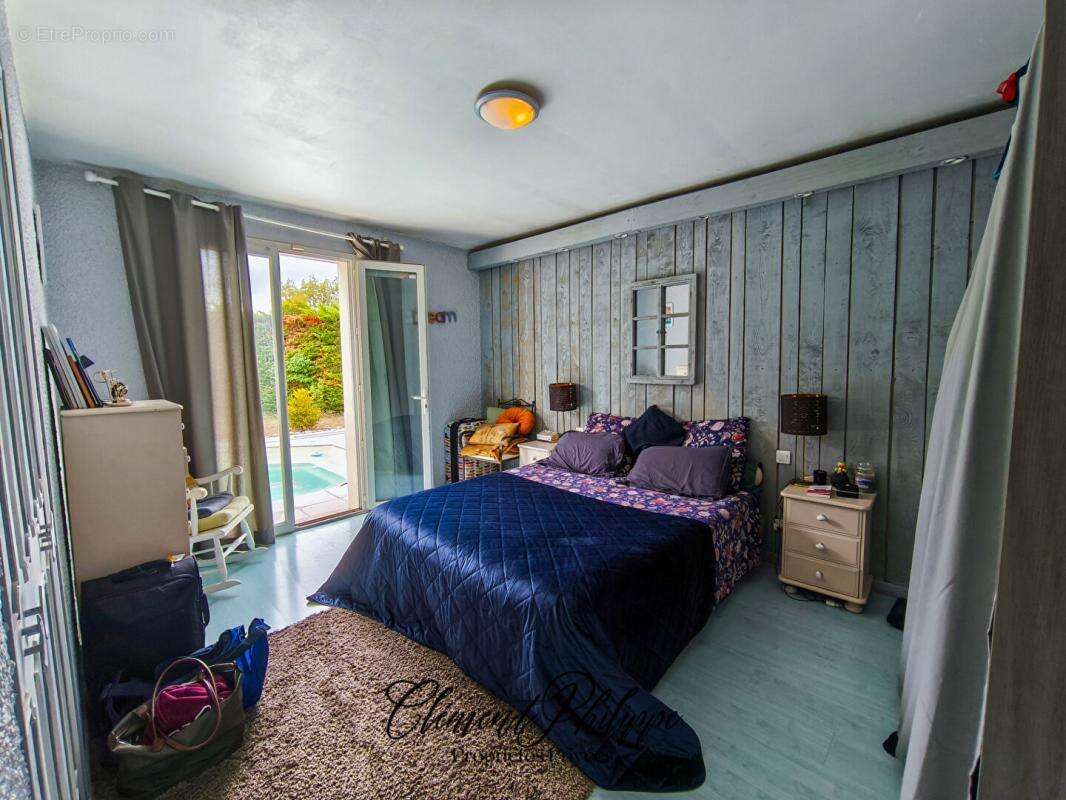 Maison à VILLEMOUSTAUSSOU