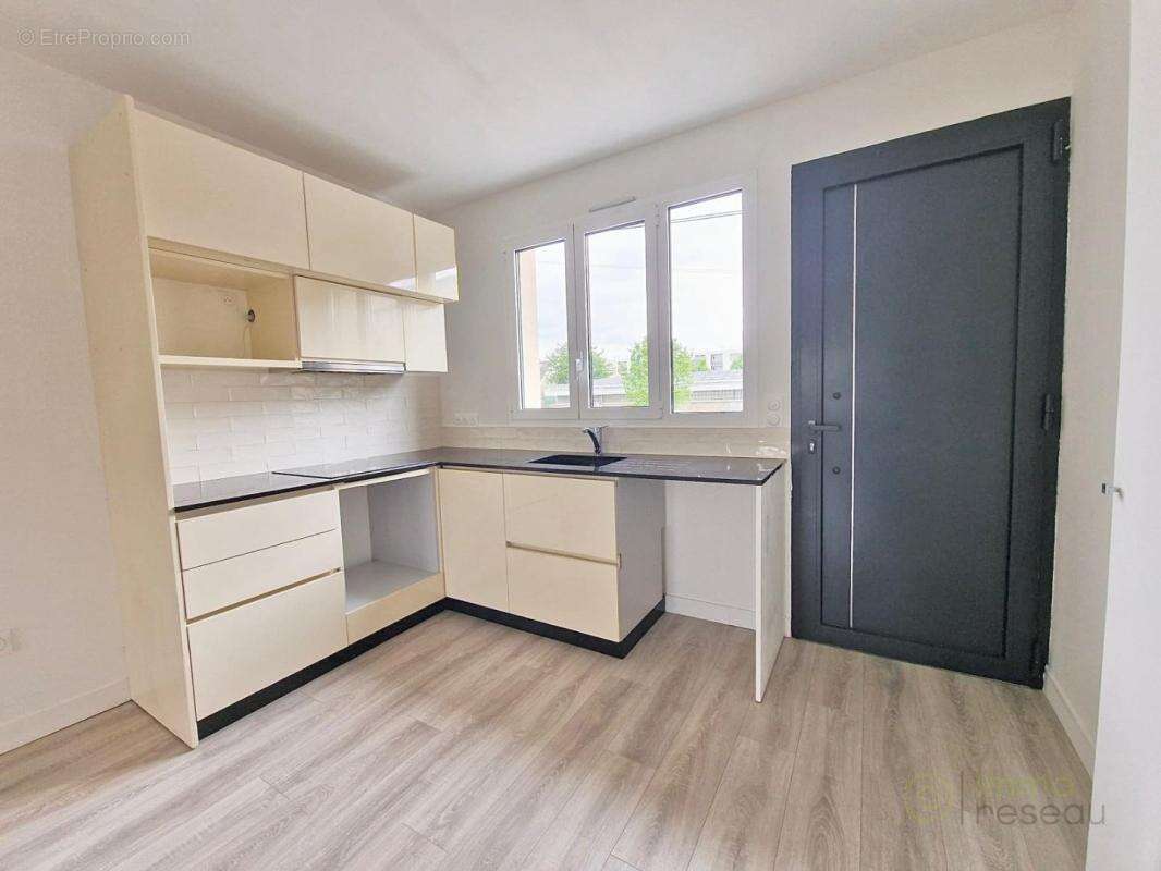 Maison 148 m² à Pontault-Combault  - photo 3