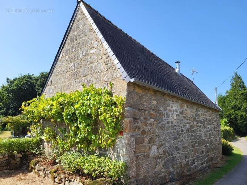 Maison à PLOUBEZRE