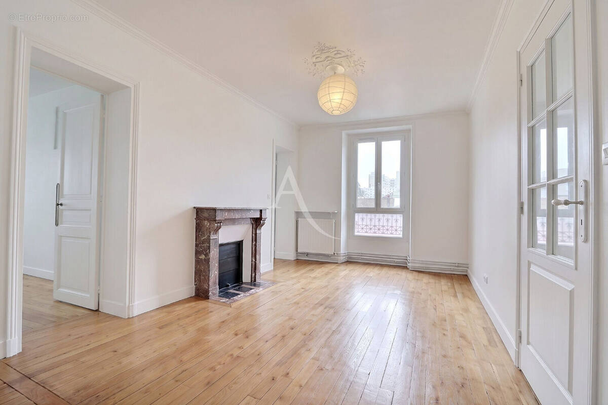 Appartement à AUBERVILLIERS