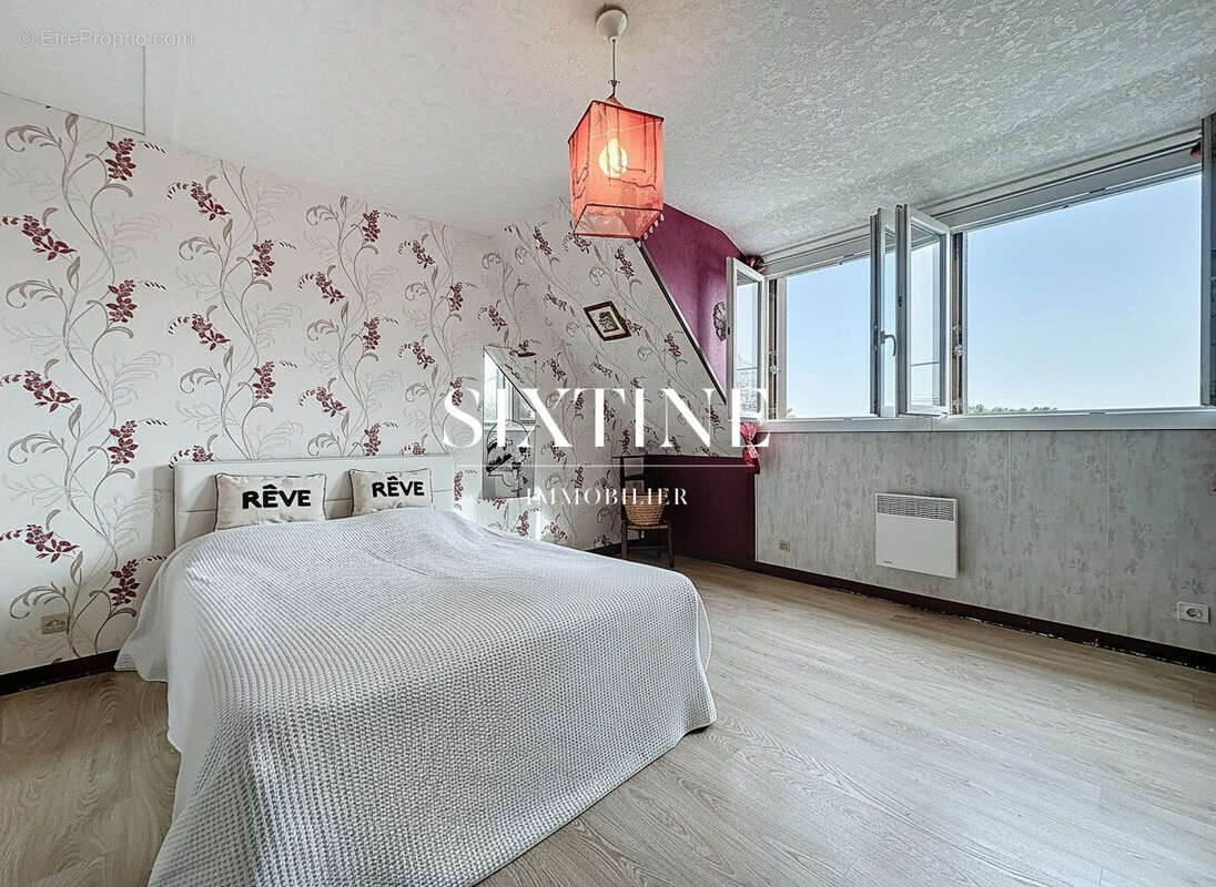 Maison à REVENTIN-VAUGRIS