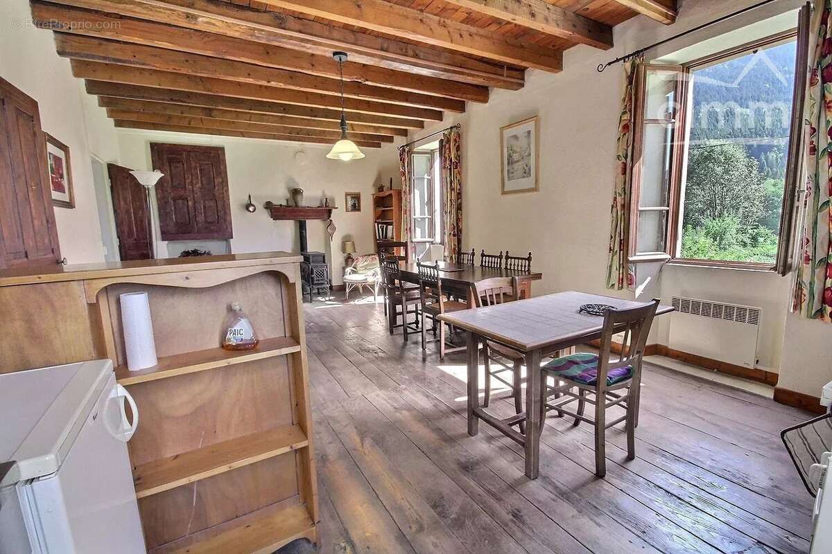 Maison à BOURGET-EN-HUILE