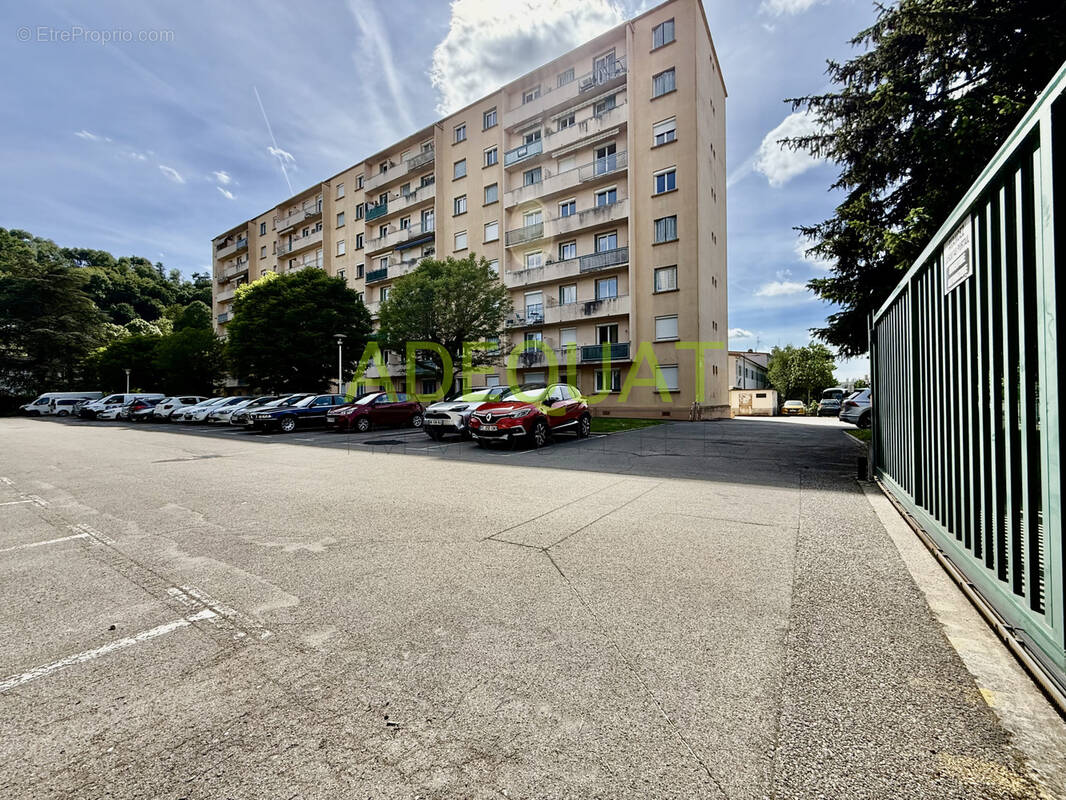 Appartement à BOURGOIN-JALLIEU
