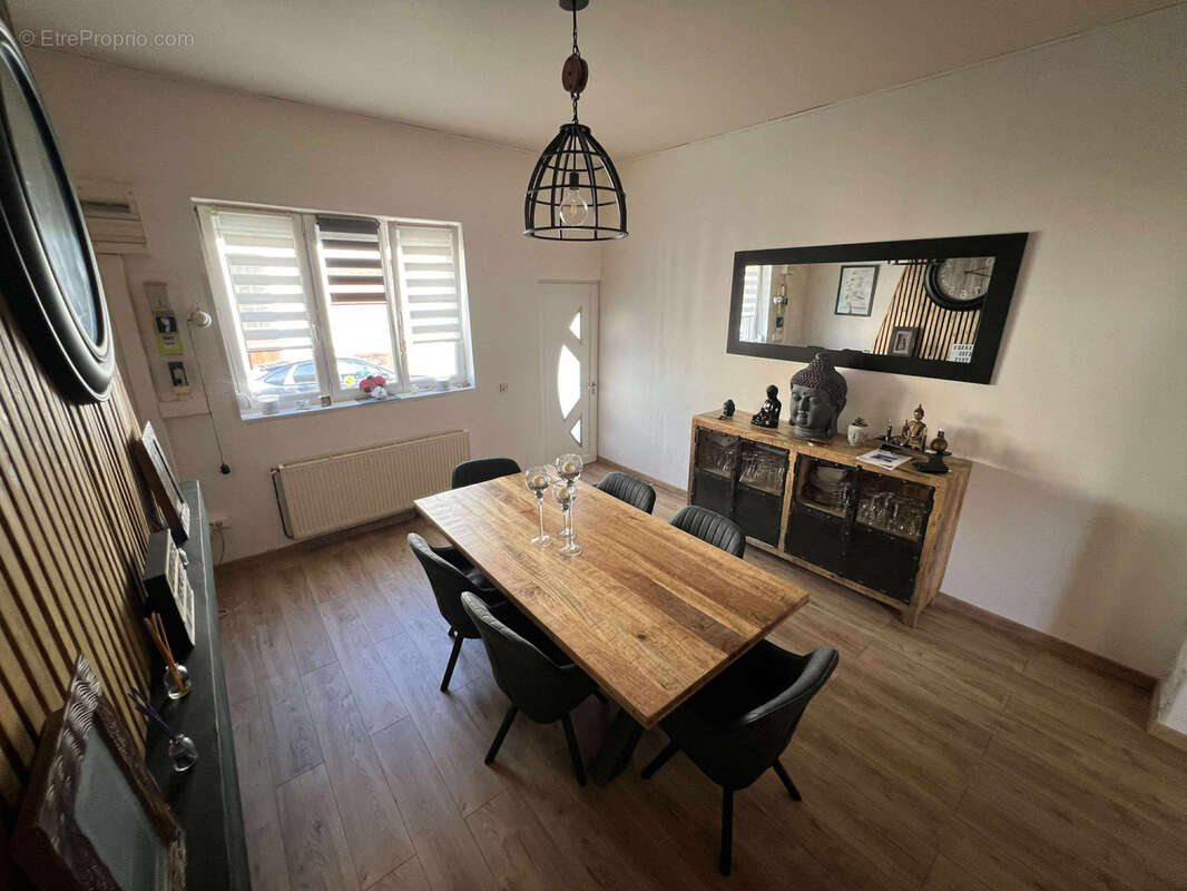 Jolie maison 1 chambre cour - photo 2