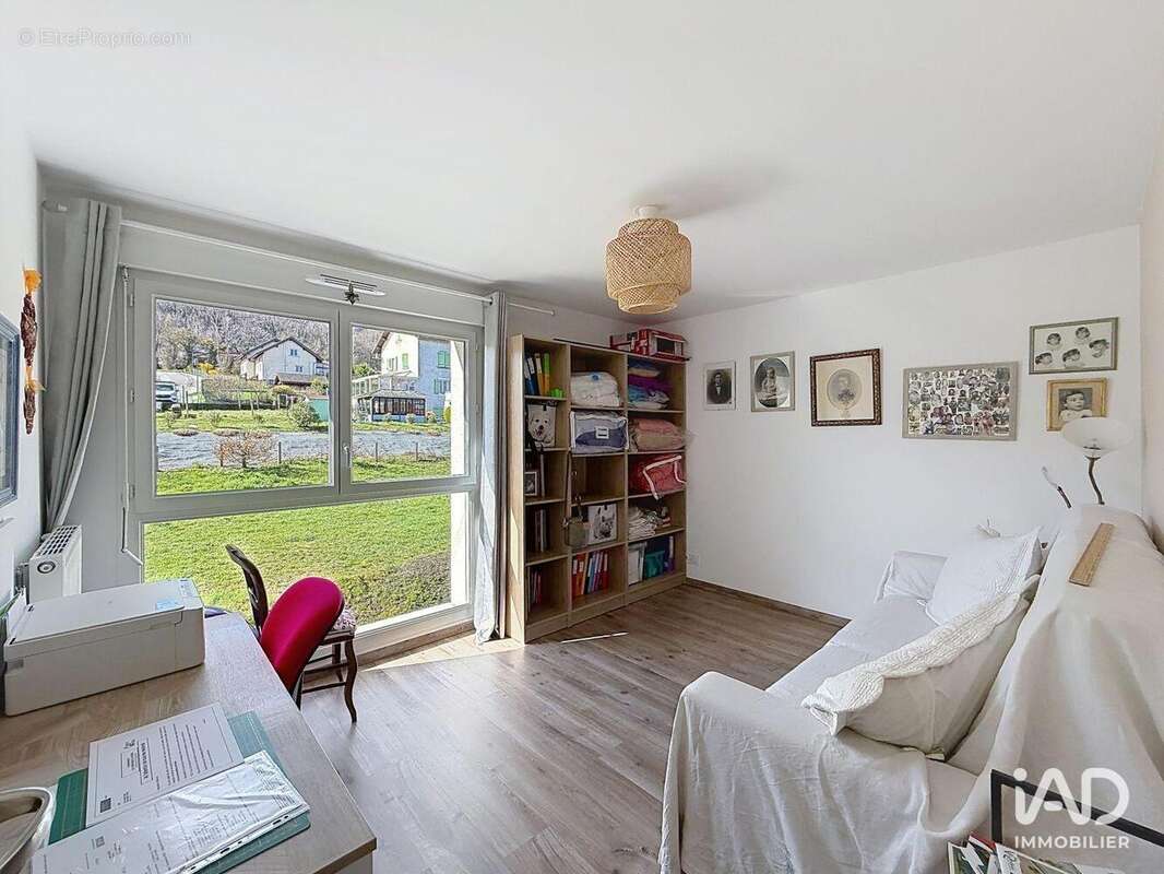 Appartement 83 m² à Chevrier  - photo 6